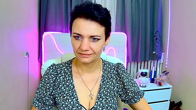 Snapshot of AvaSaturnian chatting on September 14, 6:12 am AvaSaturnian online show from September 14, 6:12 am