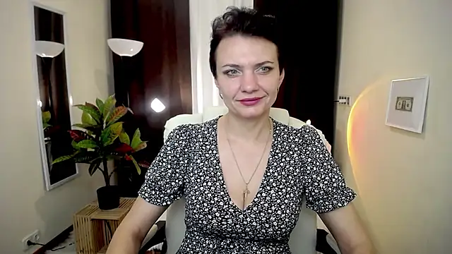 Snapshot of AvaSaturnian chatting on October 9, 12:25 pm AvaSaturnian online show from October 9, 12:25 pm