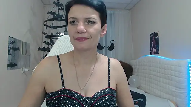 Snapshot of AvaSaturnian chatting on October 17, 12:30 pm AvaSaturnian online show from October 17, 12:30 pm