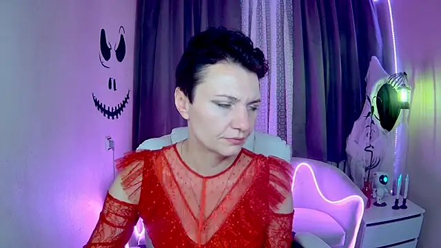 Snapshot of AvaSaturnian chatting on October 21, 1:01 pm AvaSaturnian online show from October 21, 1:01 pm