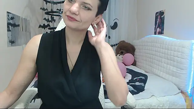 Snapshot of AvaSaturnian chatting on October 22, 12:27 pm AvaSaturnian online show from October 22, 12:27 pm