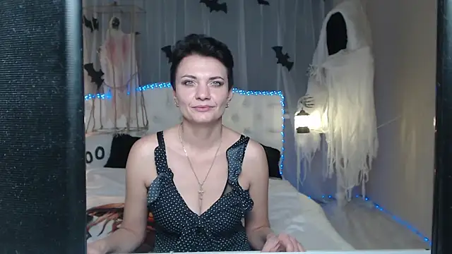 Snapshot of AvaSaturnian chatting on October 23, 12:37 pm AvaSaturnian online show from October 23, 12:37 pm