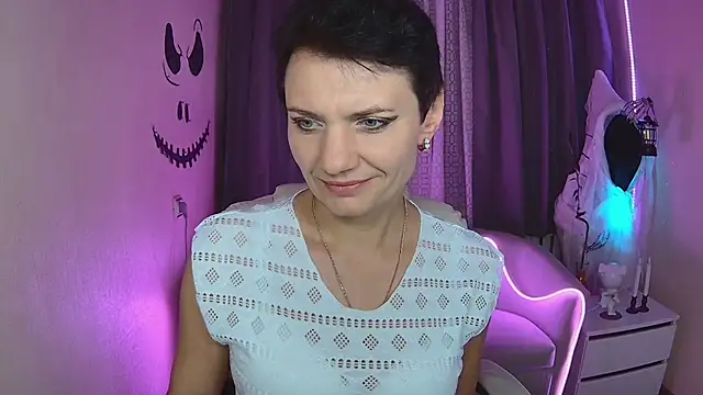 Snapshot of AvaSaturnian chatting on October 26, 1:28 pm AvaSaturnian online show from October 26, 1:28 pm