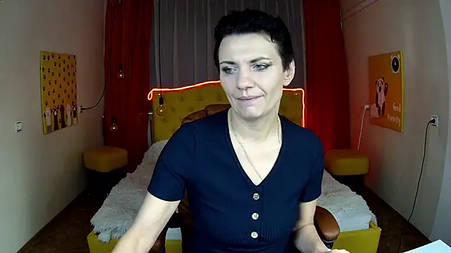 Snapshot of AvaSaturnian chatting on November 10, 8:02 am AvaSaturnian online show from November 10, 8:02 am