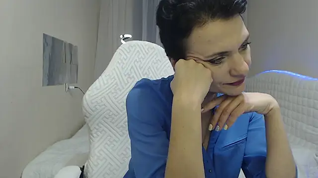 Snapshot of AvaSaturnian chatting on November 13, 1:10 pm AvaSaturnian online show from November 13, 1:10 pm