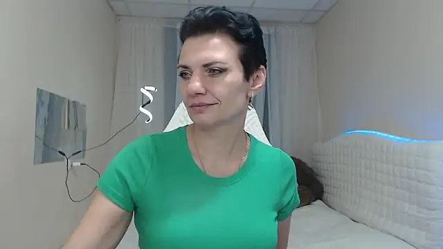 Snapshot of AvaSaturnian chatting on November 16, 1:06 pm AvaSaturnian online show from November 16, 1:06 pm