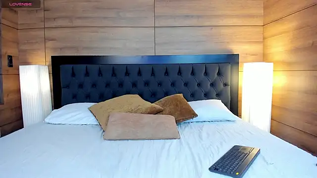 Roseaurora online show from April 1, 12:28 pm