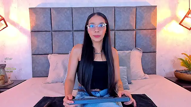 Roseaurora online show from April 17, 11:13 am