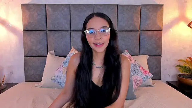 Roseaurora online show from May 23, 11:03 am
