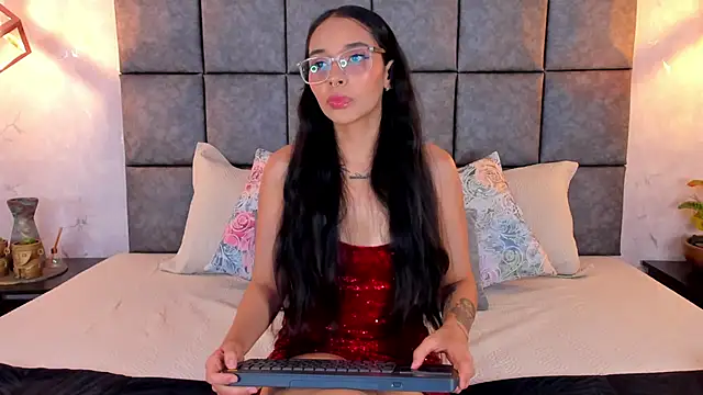Roseaurora online show from May 25, 10:32 am