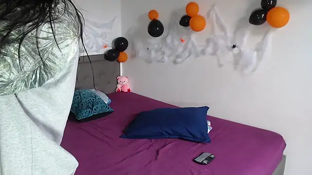 Snapshot of Celestte_Dior chatting on October 8, 7:33 pm Celestte Dior online show from October 8, 7:33 pm