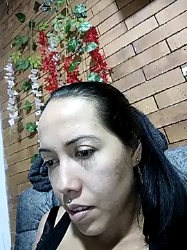 Snapshot of MiaForever1 chatting on November 8, 2:01 am MiaForever1 online show from November 8, 2:01 am