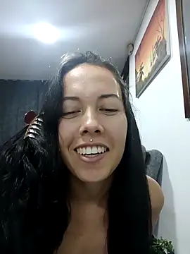 Snapshot of MiaForever1 chatting on November 26, 11:39 pm MiaForever1 online show from November 26, 11:39 pm