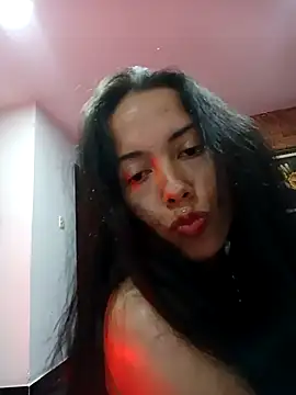 Snapshot of MiaForever1 chatting on December 1, 10:04 pm MiaForever1 online show from December 1, 10:04 pm