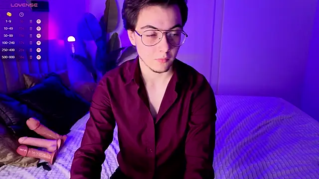 tyler bergg online show from September 19, 8:53 pm