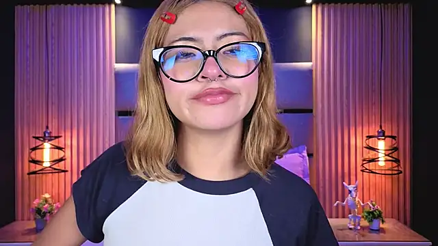 AlanaWalker9 online show from April 19, 11:31 am