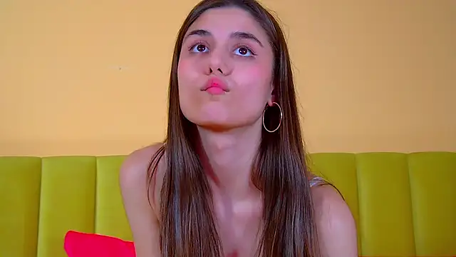 Snapshot of ArianaAllens chatting on November 28, 6:43 pm ArianaAllens online show from November 28, 6:43 pm