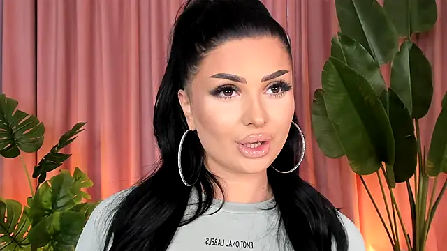 Snapshot of KylieKroftt chatting on October 10, 2:38 pm KylieKroftt online show from October 10, 2:38 pm