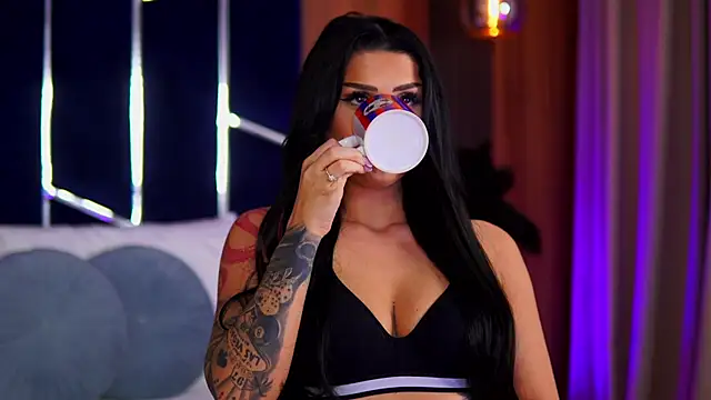 Snapshot of KylieKroftt chatting on February 7, 9:07 pm KylieKroftt online show from February 7, 9:07 pm