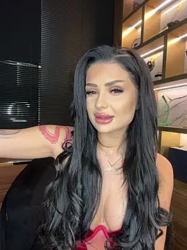 Snapshot of KylieKroftt chatting on February 18, 9:00 pm KylieKroftt online show from February 18, 9:00 pm