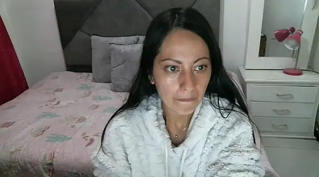 Snapshot of Taylormegan chatting on February 16, 7:05 pm Taylormegan online show from February 16, 7:05 pm