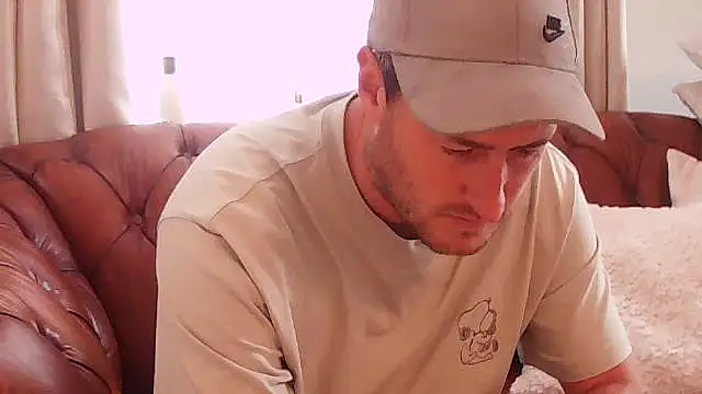 Londonlad818 online show from September 17, 1:24 pm