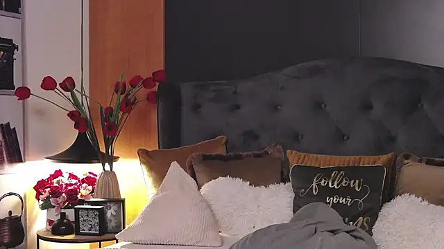 Snapshot of Mia_Swano chatting on October 4, 9:57 pm Mia Swano online show from October 4, 9:57 pm