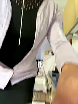 Snapshot of vikinylon chatting on September 17, 11:23 am vikinylon online show from September 17, 11:23 am