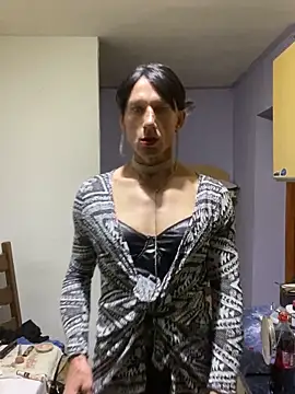 Snapshot of vikinylon chatting on November 8, 1:28 am vikinylon online show from November 8, 1:28 am