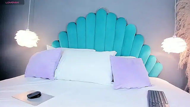 Snapshot of VanessaLogan chatting on October 21, 11:16 pm VanessaLogan online show from October 21, 11:16 pm