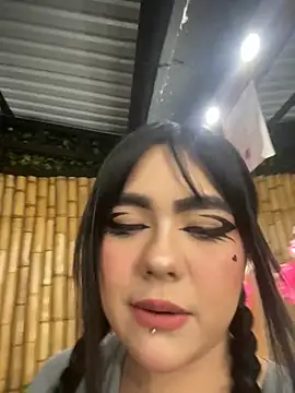 Snapshot of jasmincollin_ chatting on November 22, 2:21 am jasmincollin online show from November 22, 2:21 am