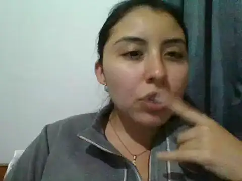 Snapshot of _Romilly_ chatting on December 5, 3:37 am Romilly online show from December 5, 3:37 am