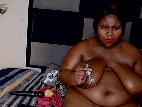 Snapshot of Freaky-boobs chatting on September 21, 2:46 am Freaky-boobs online show from September 21, 2:46 am