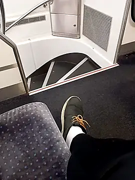 Snapshot of YourBigOne20 chatting on October 15, 10:21 pm YourBigOne20 online show from October 15, 10:21 pm