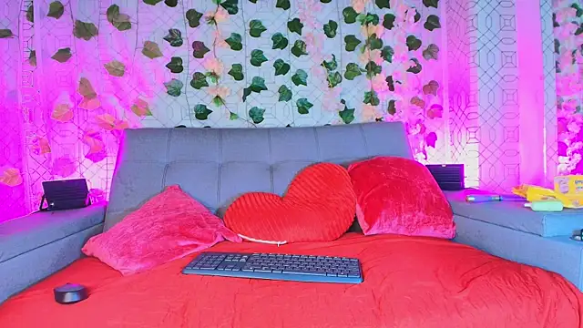 collet 1 online show from September 15, 12:05 pm