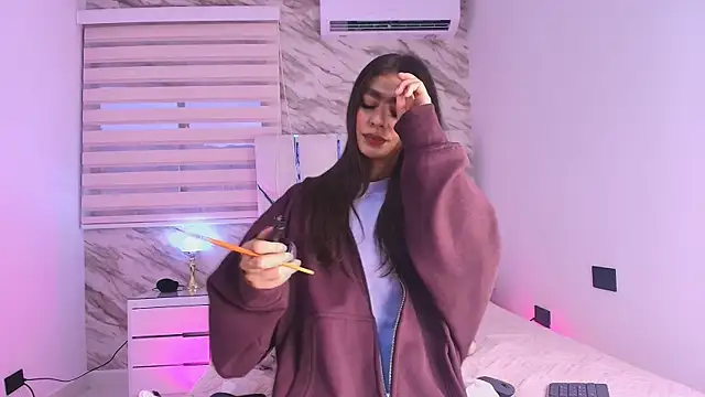 collet 1 online show from November 11, 11:54 am