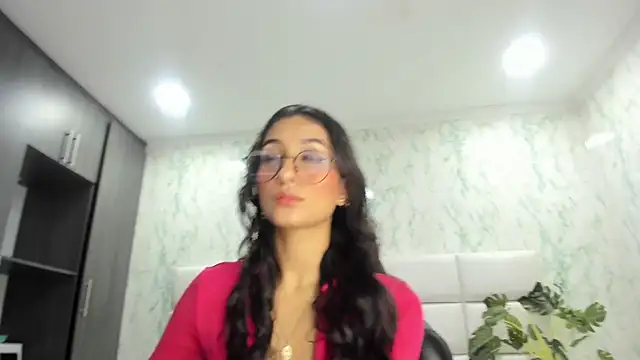 ValerySkinnyy online show from September 19, 11:38 pm