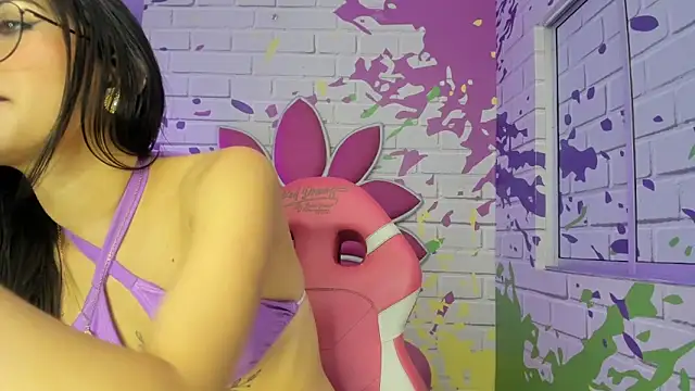 ValerySkinnyy online show from November 10, 11:37 pm