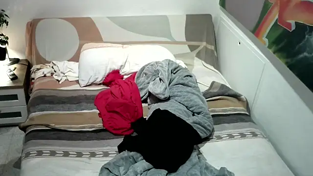 Snapshot of EdelHolz91 chatting on November 9, 6:44 am EdelHolz91 online show from November 9, 6:44 am