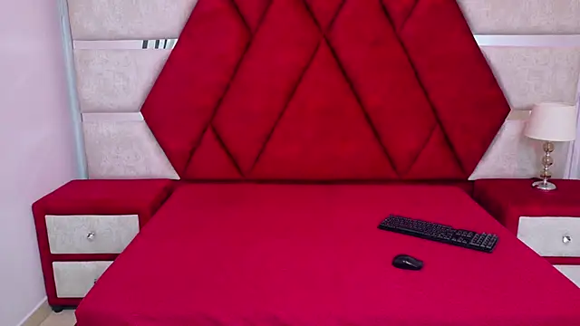 Snapshot of Kity_spiderr chatting on October 20, 1:33 pm Kity spiderr online show from October 20, 1:33 pm