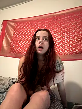 Snapshot of venusluvxoxo chatting on October 29, 2:14 am venusluvxoxo online show from October 29, 2:14 am