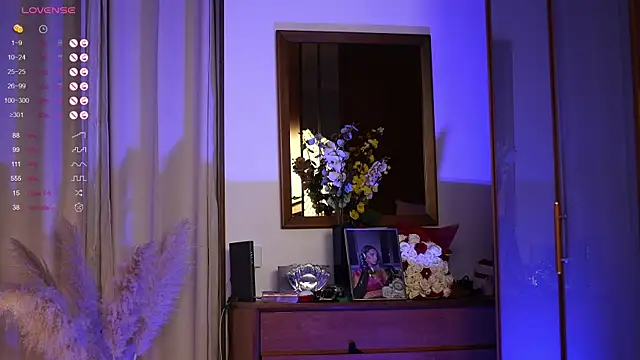 ItalianGirl online show from October 8, 7:11 pm