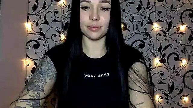 Ivelaa online show from November 1, 8:55 pm