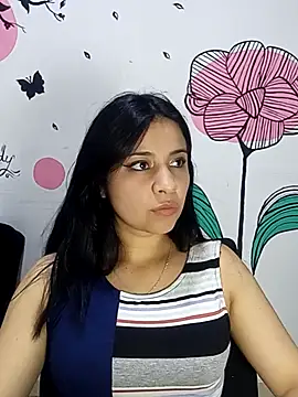 ValerieLove  online show from September 26, 7:18 pm