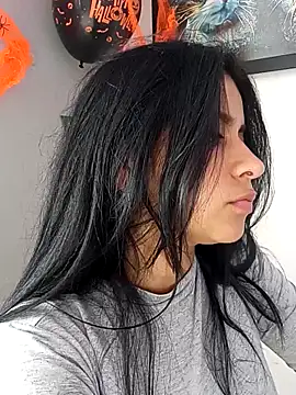 ValerieLove  online show from October 27, 7:29 pm