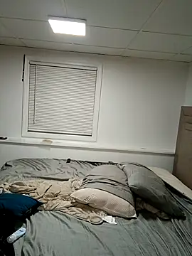 Snapshot of tripping385 chatting on September 28, 11:21 pm tripping385 online show from September 28, 11:21 pm