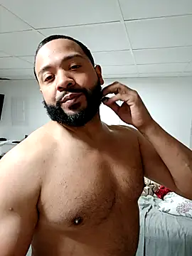 Snapshot of tripping385 chatting on October 25, 1:57 am tripping385 online show from October 25, 1:57 am