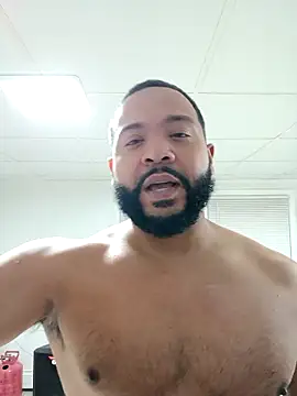 Snapshot of tripping385 chatting on November 5, 9:59 pm tripping385 online show from November 5, 9:59 pm