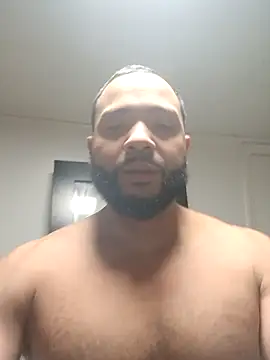 Snapshot of tripping385 chatting on November 12, 10:30 pm tripping385 online show from November 12, 10:30 pm