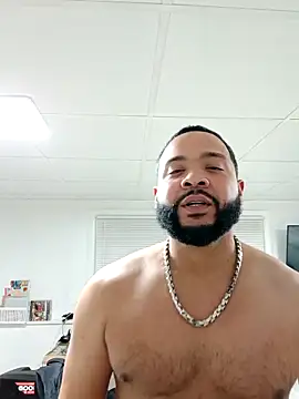 Snapshot of tripping385 chatting on November 16, 10:26 pm tripping385 online show from November 16, 10:26 pm